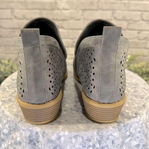 🩶Gray Chunky Low-Cut Perforated Western Styled Ankle Booties WMS 8.5M🩶NWOT - Picture 6 of 11